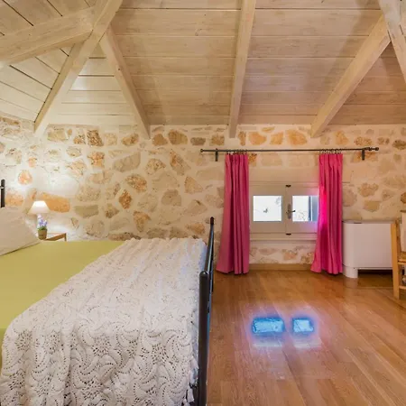 Manoir Dennise Villa Agrilia